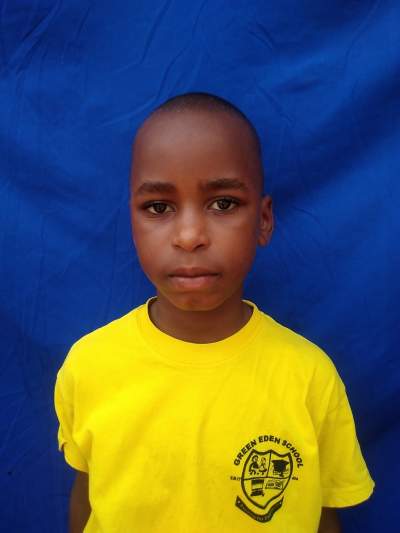 Gyermek az afrikai Green Eden táborából