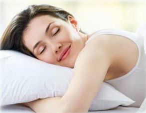 Alvó hölgy párnán