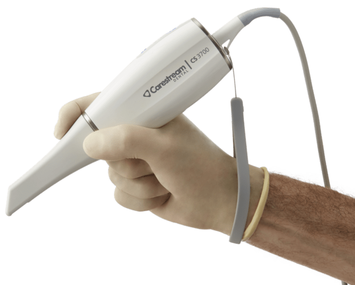 carestream-cs3700 készülék kézben tartva